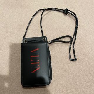 ヴァレンティノ(VALENTINO)のValentino 財布(折り財布)