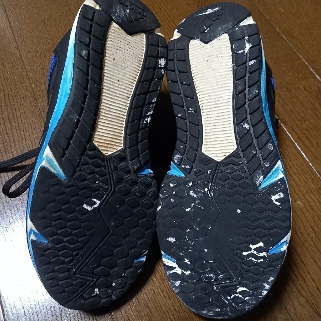 asics(アシックス)のおまとめ3000円       スニーカー22.5cm キッズ/ベビー/マタニティのキッズ靴/シューズ(15cm~)(スニーカー)の商品写真