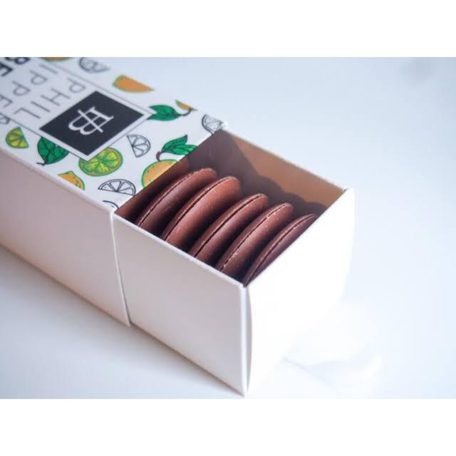 伊勢丹(イセタン)のフィリップベル🍫ディスクカラマンシー 食品/飲料/酒の食品(菓子/デザート)の商品写真