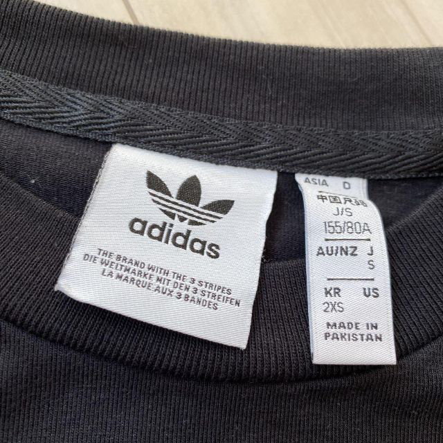 adidas(アディダス)の値下げ　未使用　adidas originals Tシャツ　トップス　カットソー レディースのトップス(Tシャツ(半袖/袖なし))の商品写真