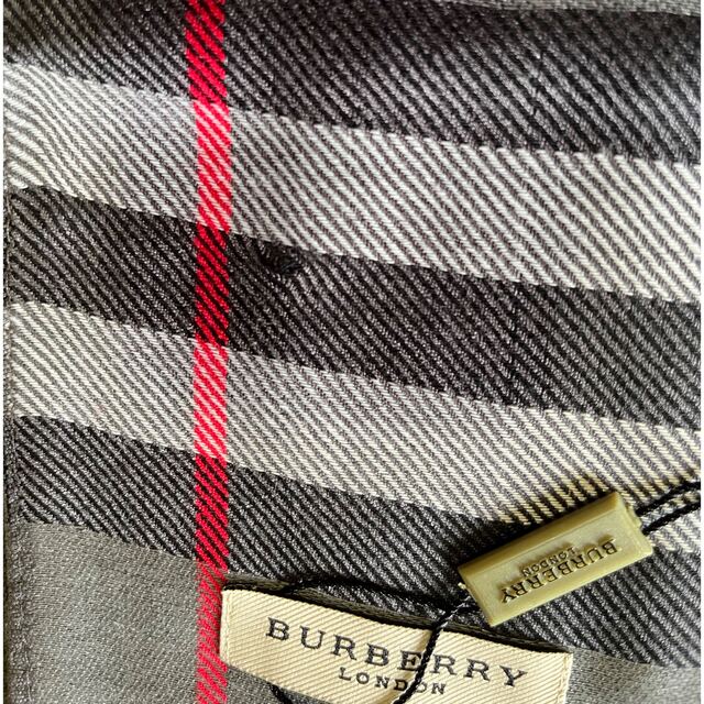 BURBERRY(バーバリー)のバーバリー　大判ストール　グレー ハンドメイドのファッション小物(マフラー/ストール)の商品写真