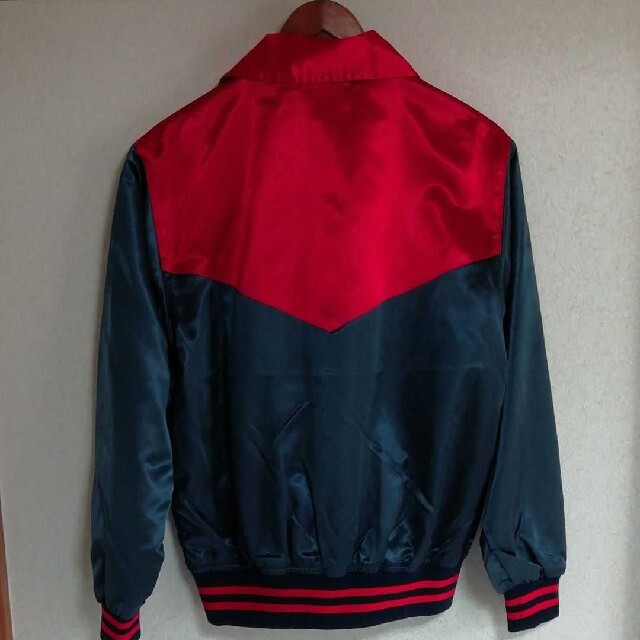 赤紺色のジャケット　M レディースのジャケット/アウター(ナイロンジャケット)の商品写真