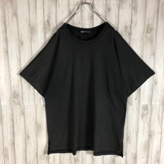 【最高デザイン】Y-3 ヨウジヤマモト スリーライン バックロゴ 奇抜 Tシャツ メンズのトップス(Tシャツ/カットソー(半袖/袖なし))の商品写真