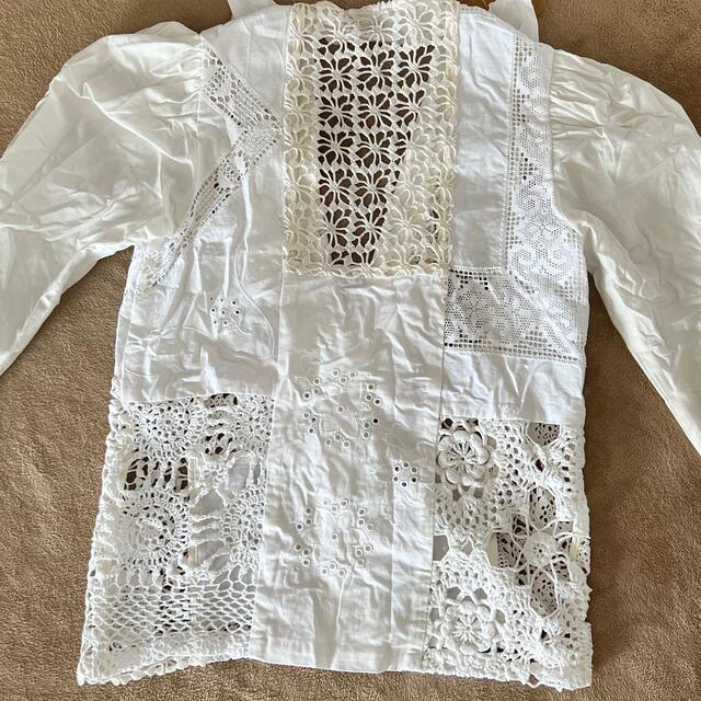 MALION Vintage カットワークVネックブラウス 新品未使用の通販 MALION Vintage カットワークVネックブラウス 新品未使用の通販