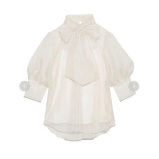 リリーブラウン(Lily Brown)のlily brown オーガンザ2wayブラウス　新品　ホワイト(Tシャツ(半袖/袖なし))