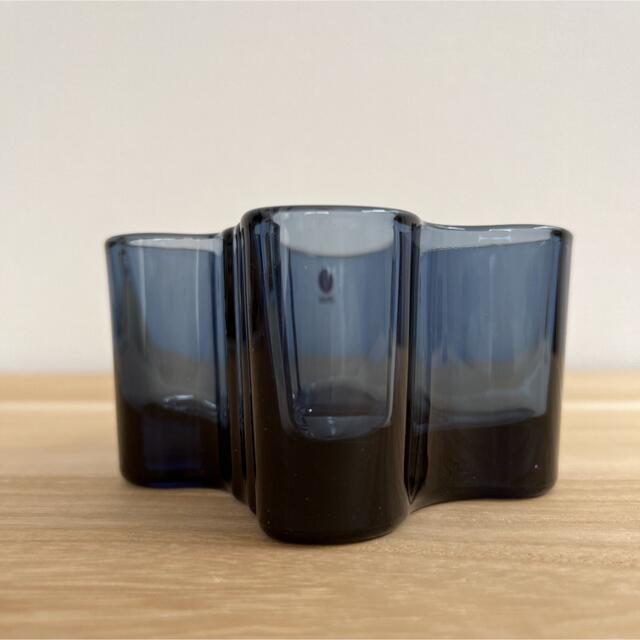 iittala(イッタラ)のイッタラ アアルト コレクション キャンドルホルダー55mm ブルーベリーブルー インテリア/住まい/日用品のインテリア小物(その他)の商品写真