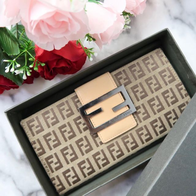 s501 フェンディ 長財布 ズッカ柄 wホック ベージュレザー FENDI - 財布