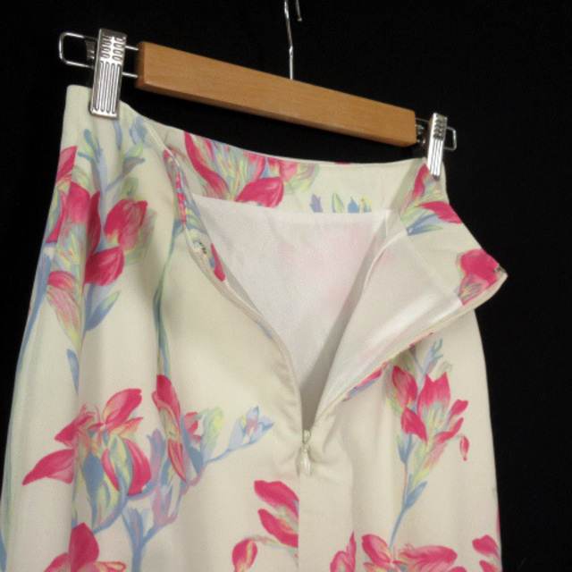 MERCURYDUO(マーキュリーデュオ)のマーキュリーデュオ MERCURYDUO スカート タイト 花柄 S 白 レディースのスカート(ミニスカート)の商品写真