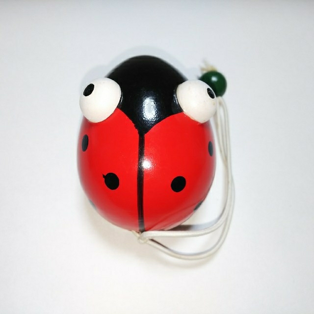 赤いてんとう虫☆木製カスタネット キッズ/ベビー/マタニティのおもちゃ(楽器のおもちゃ)の商品写真