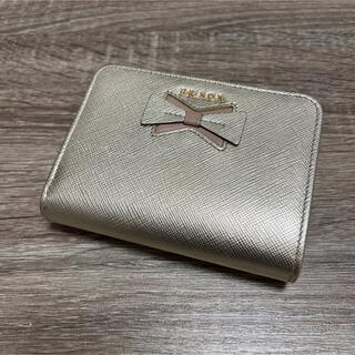 プラダ(PRADA)の美品　プラダ　リボン　二つ折り財布　コンパクトウォレット　レザー(財布)