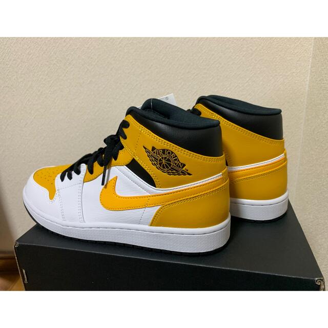 NIKE(ナイキ)のAIR JORDAN 1 MID UNIVERSITY GOLD メンズの靴/シューズ(スニーカー)の商品写真