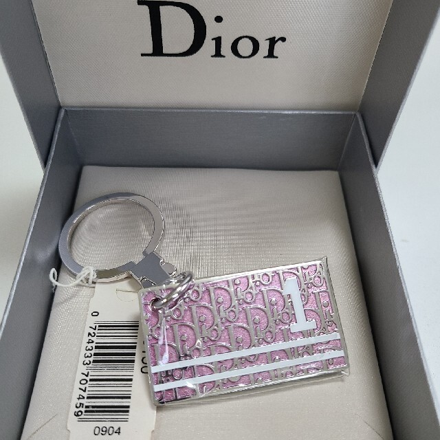 Dior(ディオール)の新品Diorディオールキーホルダー　ピンク レディースのファッション小物(キーホルダー)の商品写真