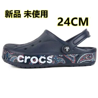 クロックス(crocs)の【新品未使用】クロックス  メンズ　レディース24cm(サンダル)