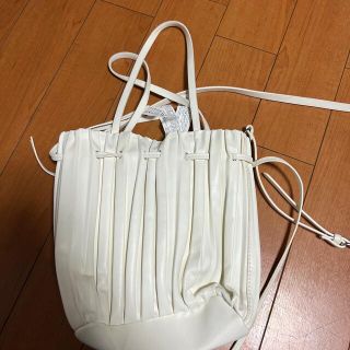 ザラ(ZARA)のバッグ(ショルダーバッグ)