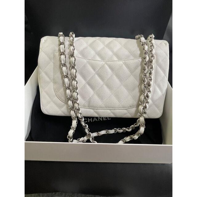 CHANEL(シャネル)のマトラッセ　ホワイト レディースのバッグ(ショルダーバッグ)の商品写真