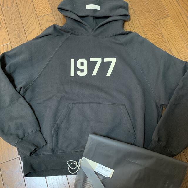 FEAR OF GOD(フィアオブゴッド)のFear Of God essentials パーカー Hoodie 1977 メンズのトップス(パーカー)の商品写真