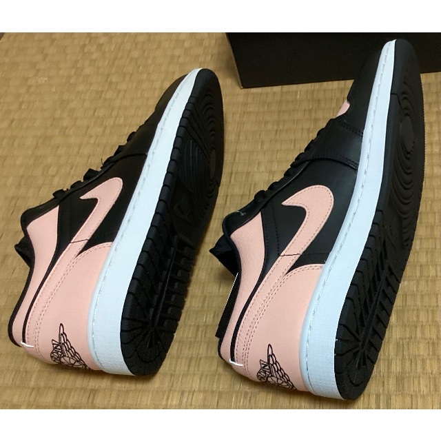 NIKE(ナイキ)の専用NIKE AIR JORDAN 1 LOW BLACK/ARCTIC  メンズの靴/シューズ(スニーカー)の商品写真