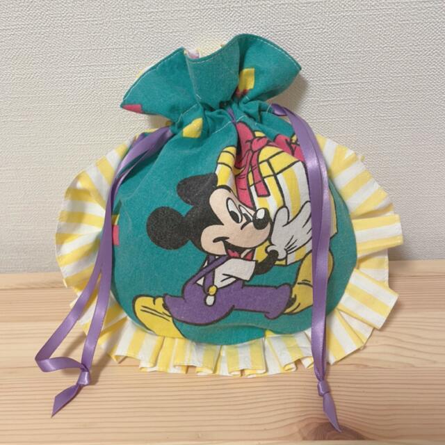 プレゼントミッキー　　フリル巾着