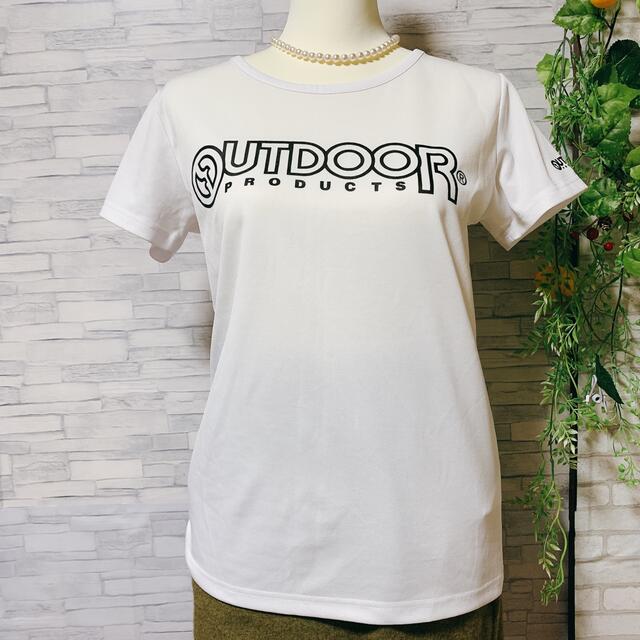 OUTDOOR PRODUCTS(アウトドアプロダクツ)のシンプルなOUTDOOR PRODUCTS 半袖　フロントロゴプリント　Tシャツ レディースのトップス(Tシャツ(半袖/袖なし))の商品写真