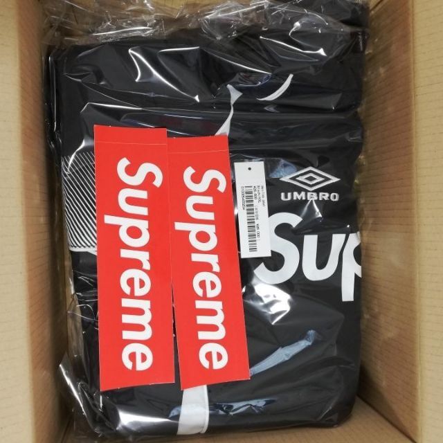 Supreme(シュプリーム)のSupreme Umbro Track Jacket ステッカー付 XXLサイズ メンズのジャケット/アウター(ナイロンジャケット)の商品写真