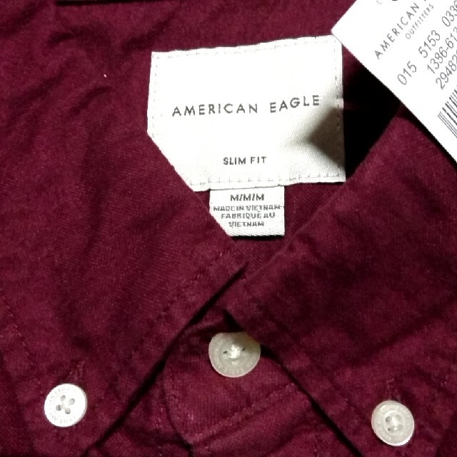 American Eagle(アメリカンイーグル)の新品 アメリカンイーグル Mサイズ ボルドー色 コットン シャツ メンズのトップス(シャツ)の商品写真