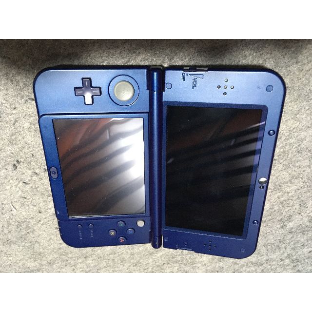 New Nintendo 3DS LL メタリックブルー 【メーカー生産終了品】