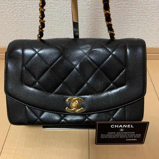 CHANEL(シャネル)のCHANEL シャネル  ダイアナ　ラムスキン　チェーンショルダーバッグ レディースのバッグ(ショルダーバッグ)の商品写真