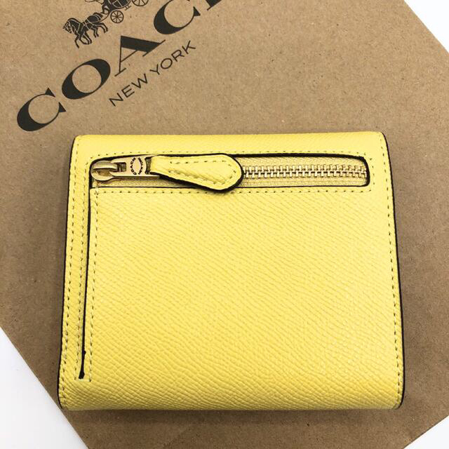 レディース【COACH☆新品】レアカラー！ウィン スモール ウォレット！イエロー！レザー！