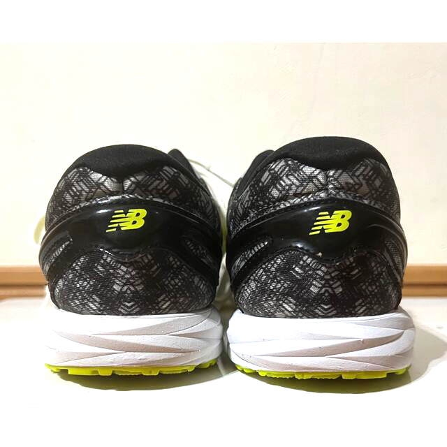 New Balance(ニューバランス)のニューバランス　ランニングシューズ　MSTORO(旧モデル) メンズ スポーツ/アウトドアのランニング(シューズ)の商品写真