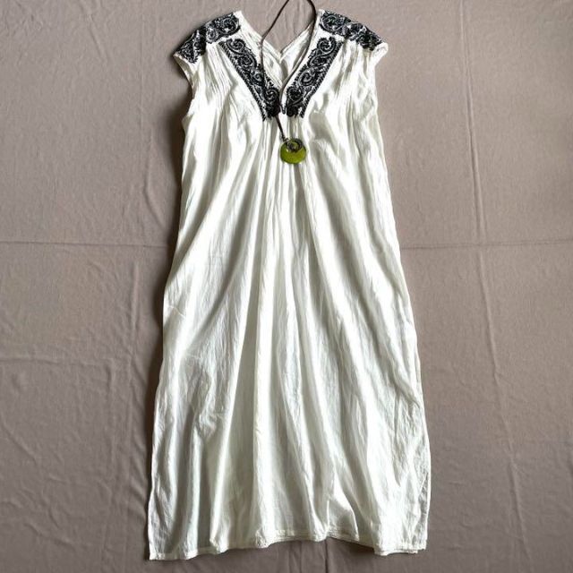 サラマリカ 刺繍 ロング ワンピース オフホワイト Vネック ドレス