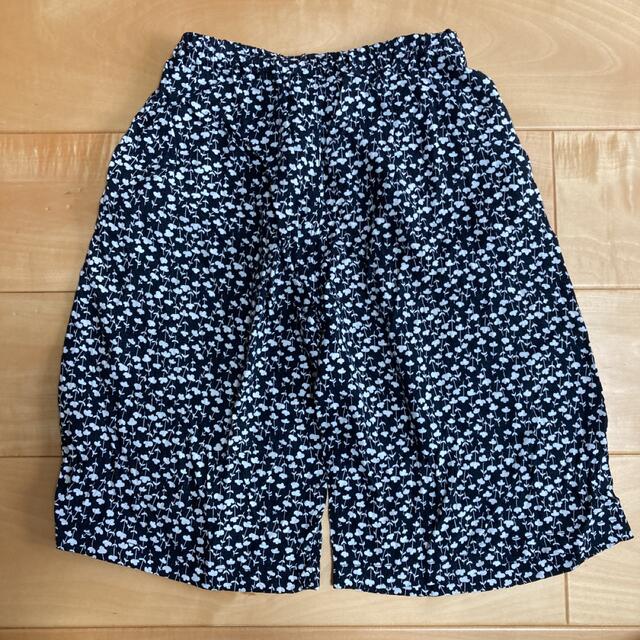 UNIQLO(ユニクロ)のユニクロ キッズ  Mサイズ　120cm 130cmリラコ ハーフパンツ キッズ/ベビー/マタニティのキッズ服男の子用(90cm~)(パンツ/スパッツ)の商品写真