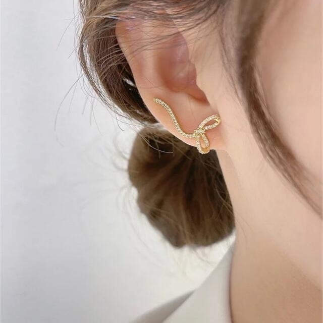 Dior(ディオール)のcrystal ribbon pierce レディースのアクセサリー(ピアス)の商品写真