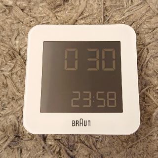 ブラウン(BRAUN)の美品☆ブラウン☆置時計☆白(置時計)