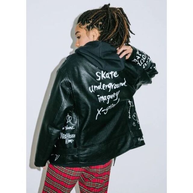 X-girl(エックスガール)のGRAFFITI DOUBLE RIDERS JACKET x-girl  レディースのジャケット/アウター(ライダースジャケット)の商品写真