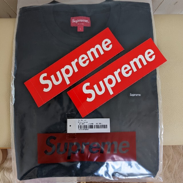 白さがあり使用感がありますがsupreme★パーカー/Navy/S/ステッカー1枚付き