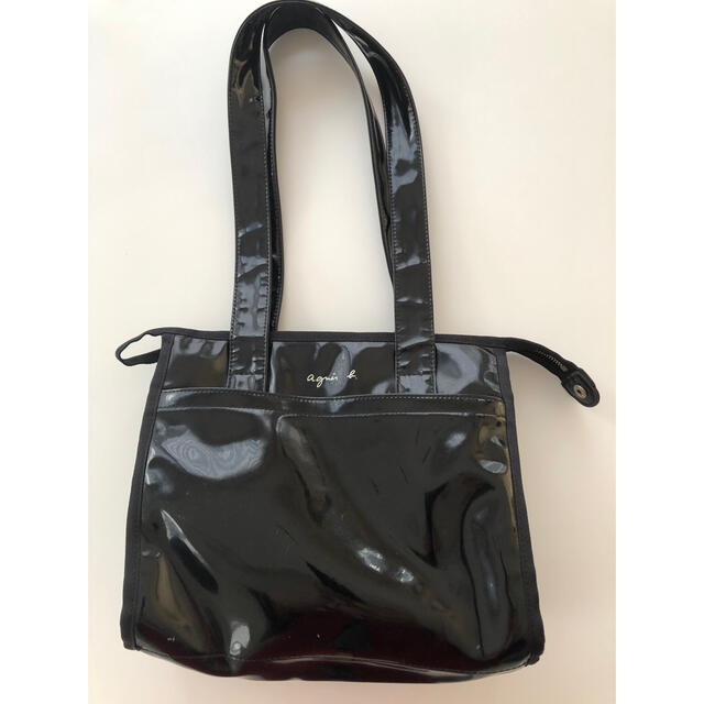 agnes b.(アニエスベー)のアニエスベー　ショルダーバッグ　ブラック　エナメル レディースのバッグ(ショルダーバッグ)の商品写真