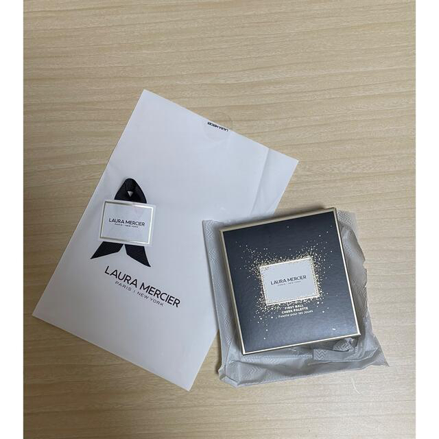 laura mercier(ローラメルシエ)の【新品・数量限定品】ローラ メルシエ   ファースト ボール チーク パレット コスメ/美容のベースメイク/化粧品(チーク)の商品写真