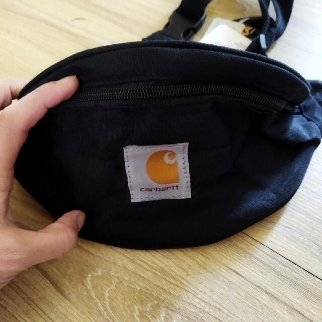 carhartt(カーハート)のカーハート ボディバッグ ウエストポーチ コンパクト メンズのバッグ(ウエストポーチ)の商品写真