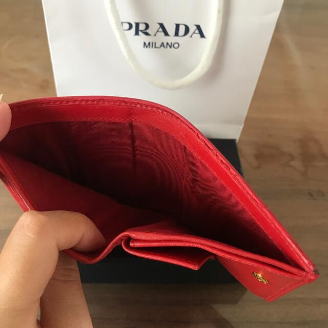 PRADA - プラダ財布 赤 二つ折りの通販 by るいる's shop PRADA - プラダ財布 赤 二つ折りの通販 by るいる's shop