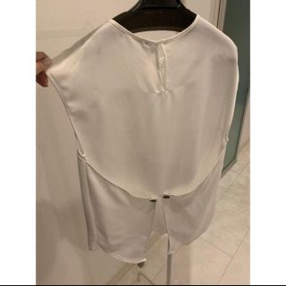 ザラ(ZARA)の新品未使用　ZARA ブラウス　XS(シャツ/ブラウス(半袖/袖なし))