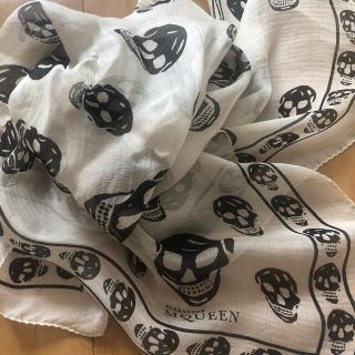 Alexander McQueen(バンダナ/スカーフ)のフリマアイテム一覧 Alexander McQueen(バンダナ/スカーフ)のフリマアイテム一覧