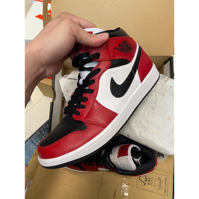 NIKE(ナイキ)のNIKE AIR JORDAN 1 MID CHICAGO BLACK TOE メンズの靴/シューズ(スニーカー)の商品写真