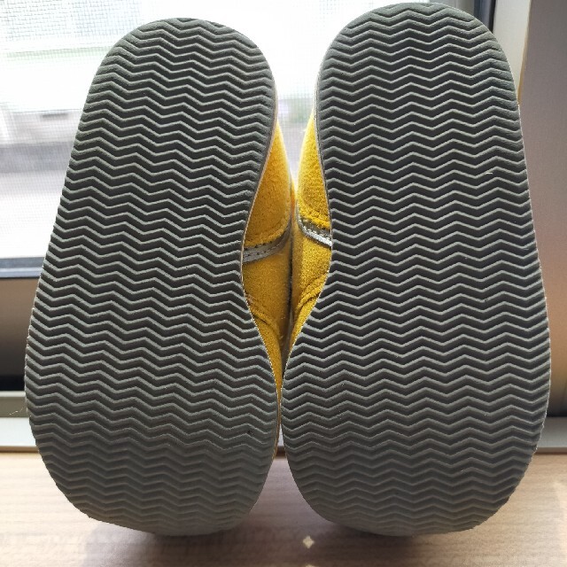 New Balance(ニューバランス)のニューバラン黄色13.5cm キッズ/ベビー/マタニティのベビー靴/シューズ(~14cm)(スニーカー)の商品写真