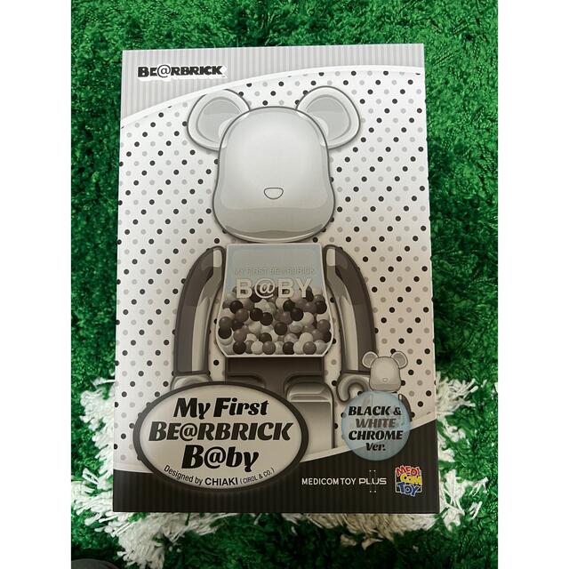 MY FIRST BE@RBRICK BLACK&WHITE　ベアブリック　千秋フィギュア