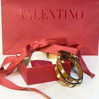 ヴァレンティノ(VALENTINO)の新品VALENTINO★ロックスタッズ★レザーブレスレット★ダブルラップ(ブレスレット/バングル)