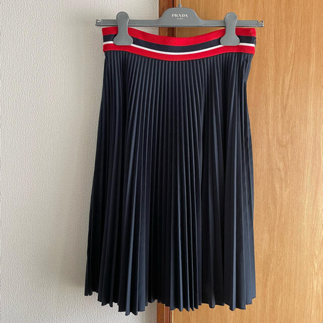 PRADA(プラダ)のなるたん様専用🌼PRADA🌿プリーツスカート レディースのスカート(ひざ丈スカート)の商品写真