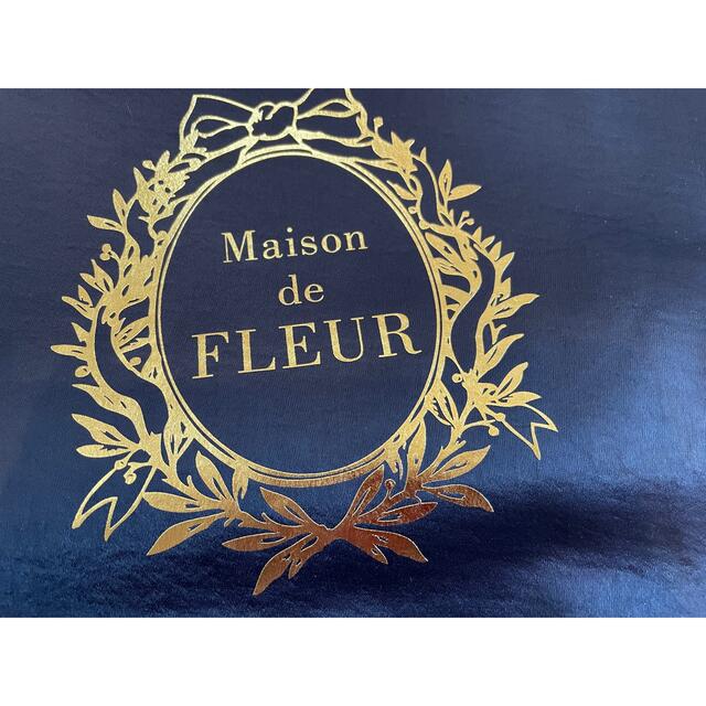 Maison de FLEUR(メゾンドフルール)のメゾンドフルール　ネイビー　フリル　トートバッグ レディースのバッグ(トートバッグ)の商品写真