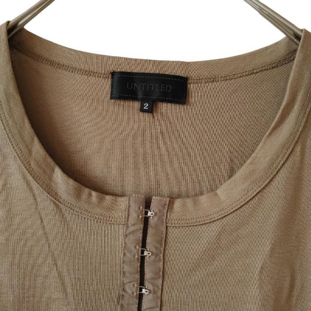 UNTITLED(アンタイトル)のアンタイトル　Tシャツ　カットソー　サイズ２ レディースのトップス(Tシャツ(半袖/袖なし))の商品写真