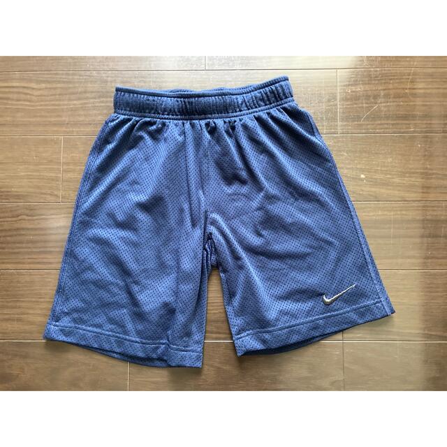 NIKE(ナイキ)の【値下げ】ナイキ　短パン★ネイビー★130〜140㎝ キッズ/ベビー/マタニティのキッズ服男の子用(90cm~)(パンツ/スパッツ)の商品写真