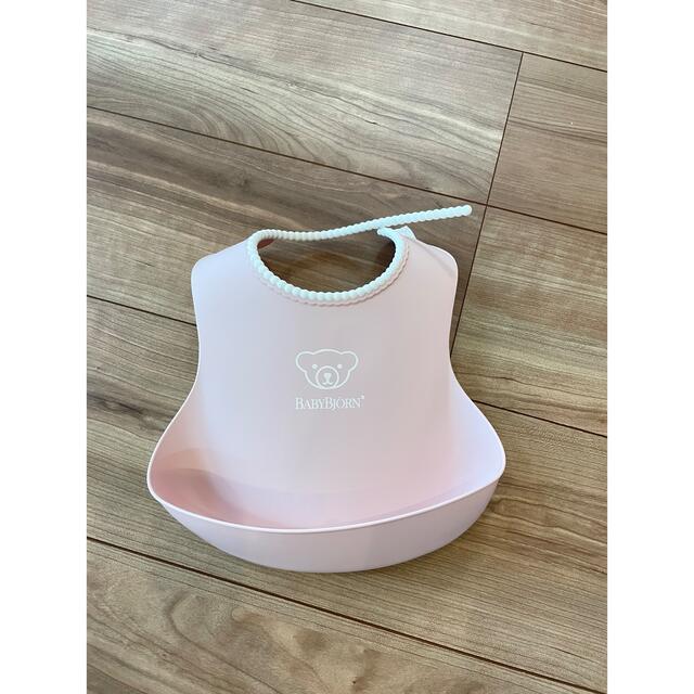 BABYBJORN(ベビービョルン)の新品未使用　お食事エプロン　babybjorn キッズ/ベビー/マタニティの授乳/お食事用品(お食事エプロン)の商品写真